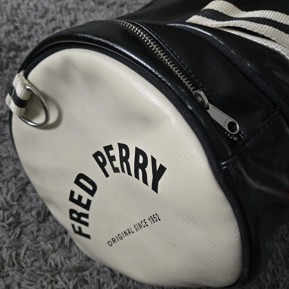 Fred Perry Black and White Duffel Bag Classic Athletic Design - Picture 6 of 9